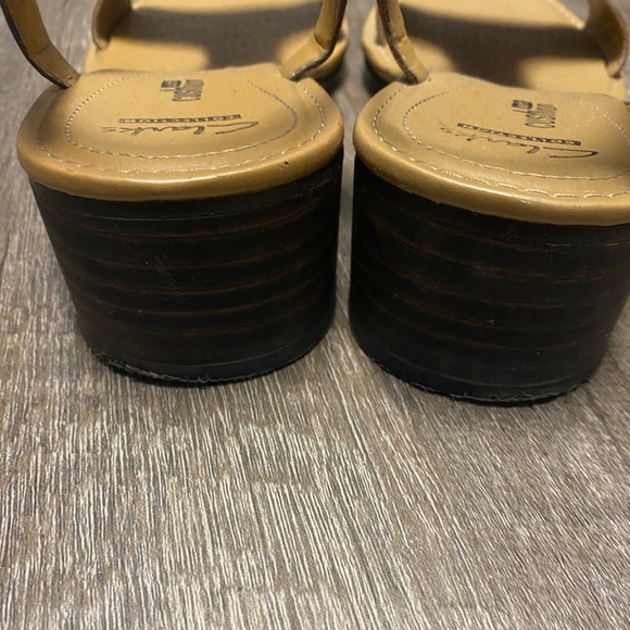 Clarks T-Strap Sandals - Picture 3 of 6